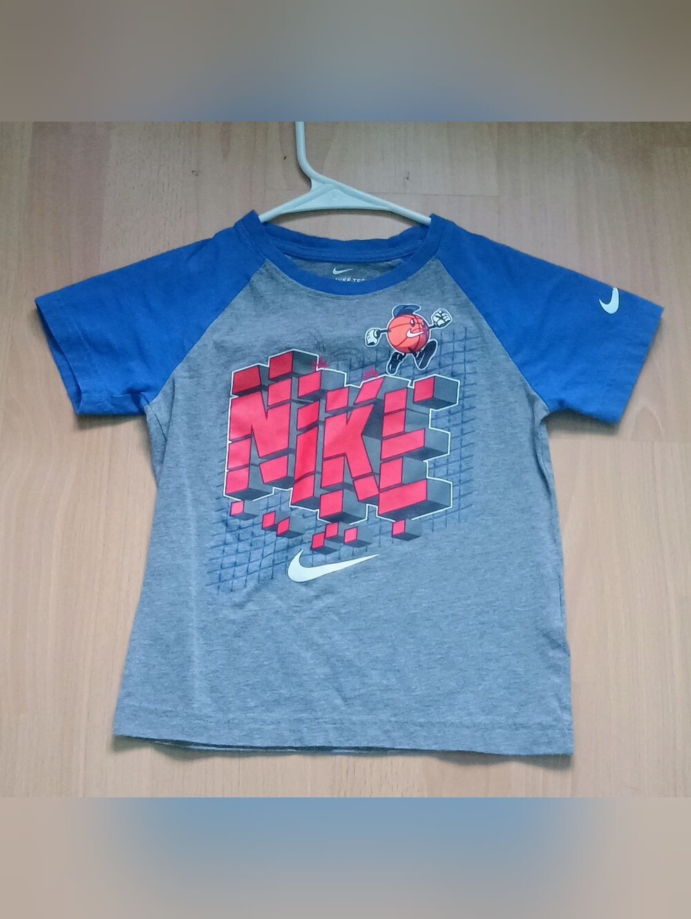Nike Kids' Grey Tee Size Small